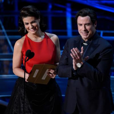 Η Idina Menzel εκδικείται τον John Travolta που είπε πέρυσι λάθος το όνομά της στα Oscars
