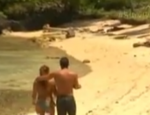 Έρωτας στο Survivor; Ευρυδίκη και Βασάλος βόλτα στην παραλία αγκαλιά... (video)
