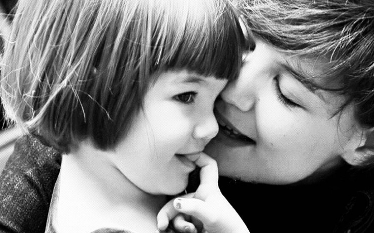 H Katie Holmes γιόρτασε τα γενέθλια της κόρης της με την πιο γλυκιά φωτογραφία