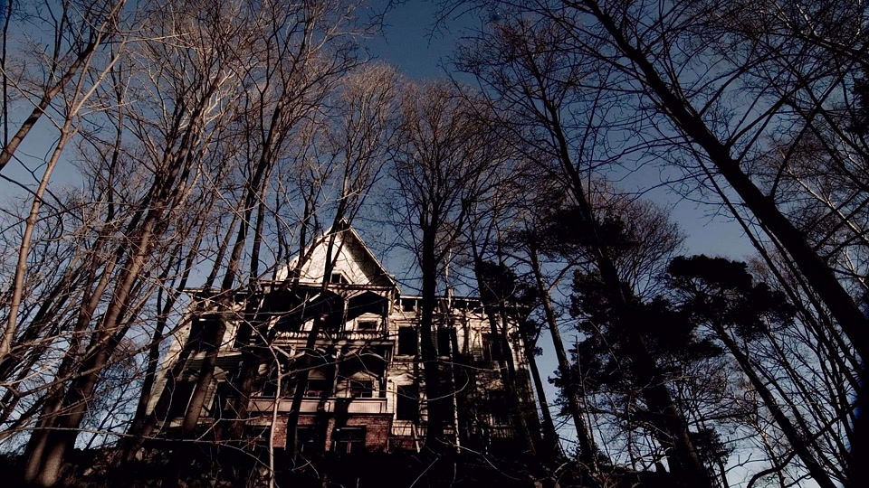 Η Ντουλάπα του Τρόμου