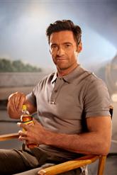 Hugh Jackman: Τηλεοπτικό σποτ για γνωστή μάρκα παγωμένου τσαγιού