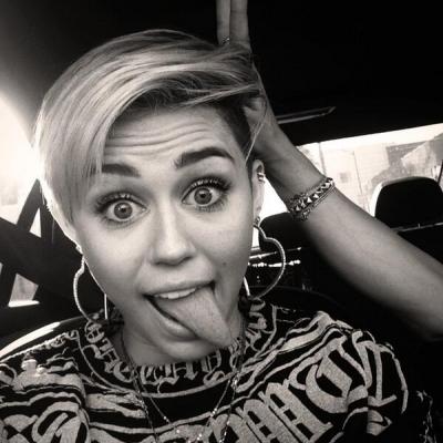 Και η Annie Lenox εναντίον της Miley Cyrus!