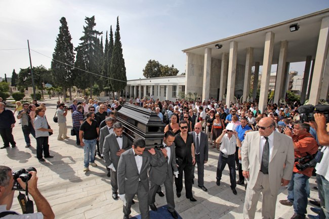 Βαρύ πένθος στην κηδεία της Πόλυς Πάνου