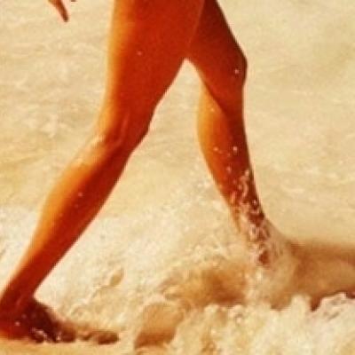 Έβαλε φωτιά η Elisabetta Canalis με τα οπίσθά της πρώτη μούρη στο Instagram!