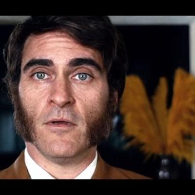 Νέο απόσπασμα απ’ το «Inherent Vice» μας ζητάει να καθίσουμε