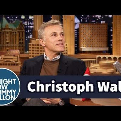 O Christoph Waltz εξηγεί στον Jimmy Fallon τις διαφορές ανάμεσα στις παραδόσεις των Αυστριακών και των Αμερικάνων στα Χριστούγεννα!