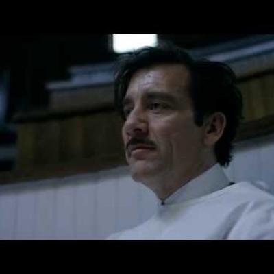 Ο Clive Owen πιάνει το νυστέρι για το νέο trailer του «The Knick»