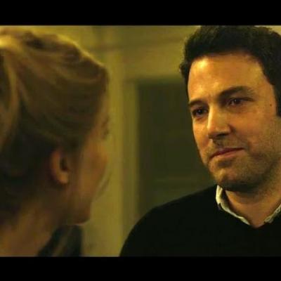 Ο Ben Affleck γνωρίζει τη Rosamund Pike στο πρώτο απόσπασμα του «Gone Girl»