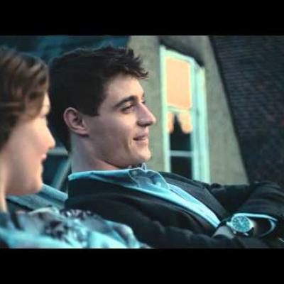 Ο Max Irons στο νέο απόσπασμα του «Riot Club»