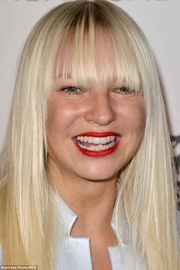 Σία  Φούρλερ