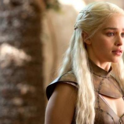 Η Καλίσι του Game of Thrones τα πέταξε όλα στο «Esquire»! 