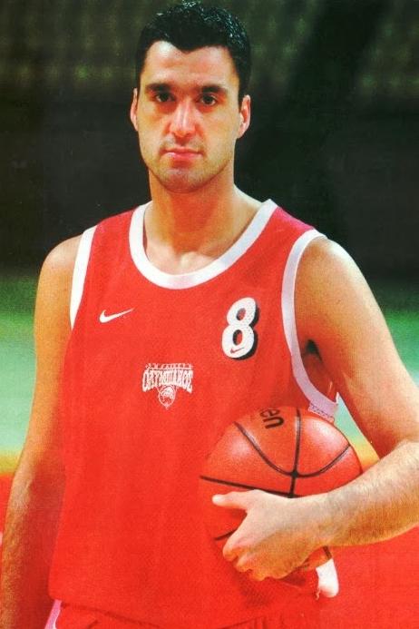 Νίκος Οικονόμου βιογραφία, βιογραφικό - iShow.gr