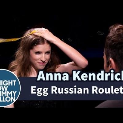 Anna Kendrick & Jimmy Fallon παίζουν αυγορουλέτα!