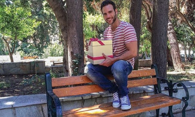 Ο ''ταχυδρόμος'' της Χατζηβασιλέιου μιλά για το ''Πακέτο'' που τον λύγισε αλλά και τις προσωπικές δυσκολίες