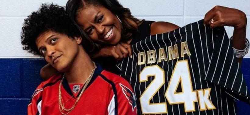 Η Μισέλ Ομπάμα πήρε δώρο-έκπληξη στη συναυλία του Μπρούνο Μαρς