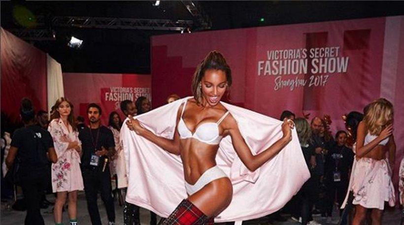 Ο «άγγελος» Jasmine Tooks εμφανίστηκε...σχεδόν τόπλες σε event του CBS