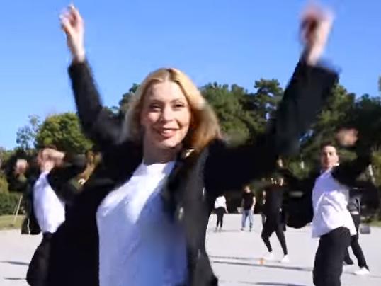 Το πιο πολύχρωμο flash mob έγινε στο Πεδίον του Άρεως