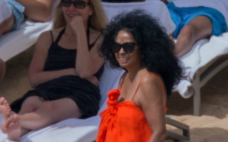 Η Diana Ross είναι 73 ετών και έχει… κορμί λαμπάδα