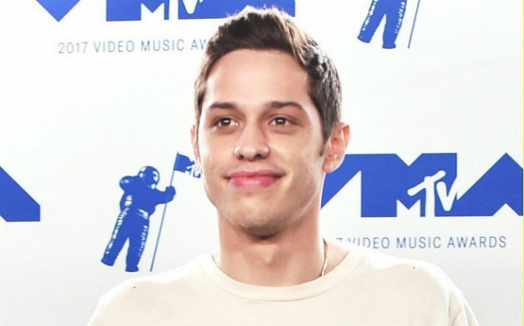 O Pete Davidson μιλάει για τον χωρισμό του από την Ariana Grande