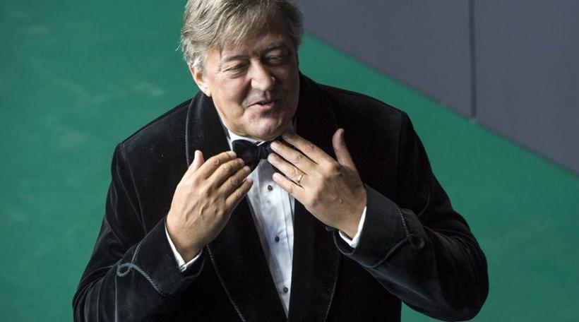 Ο διάσημος φιλέλληνας κωμικός Stephen Fry ανακοίνωσε στο Twitter ότι διαγνώστηκε με καρκίνο