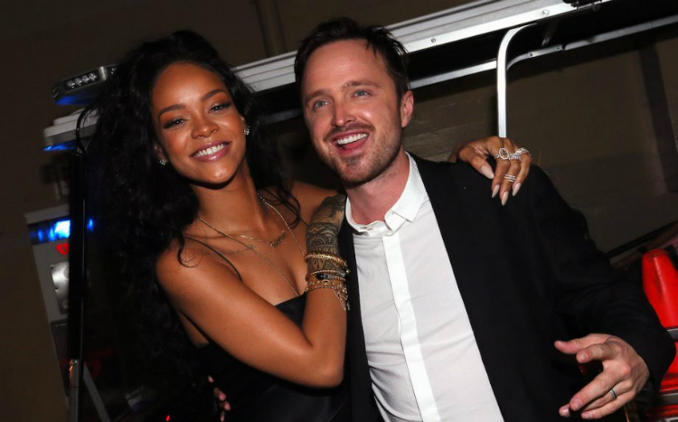 H Rihanna λατρεύει τον Aaron Paul 