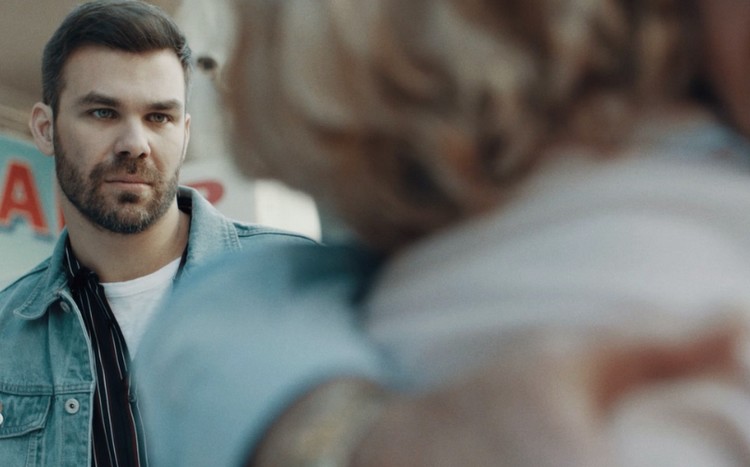 Tο νέο video clip του Γιώργου Σαμπάνη έχει θέμα τη νόσο Αλτσχάιμερ