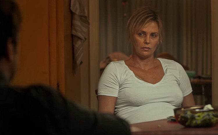 H Charlize Theron παραδέχεται ότι έπαθε κατάθλιψη όταν πήρε 23 κιλά για ρόλο