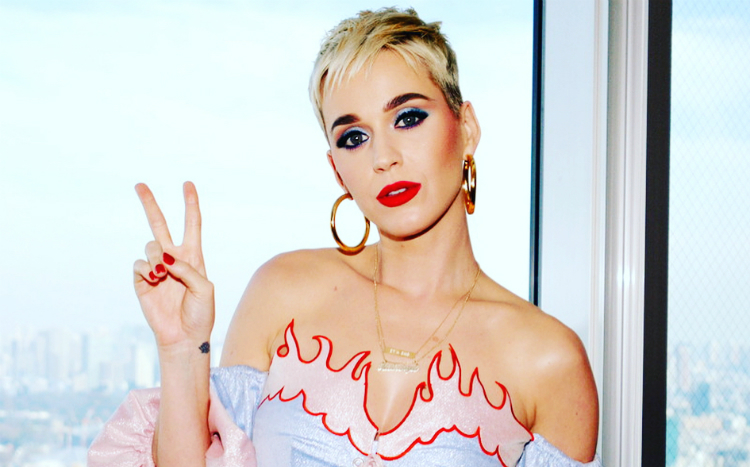 H Katy Perry μιλάει για την «περιστασιακή» κατάθλιψη