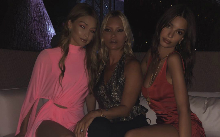 Η Kate Moss, η Gigi Hadid και η Emily Ratajkowski στην Μύκονο