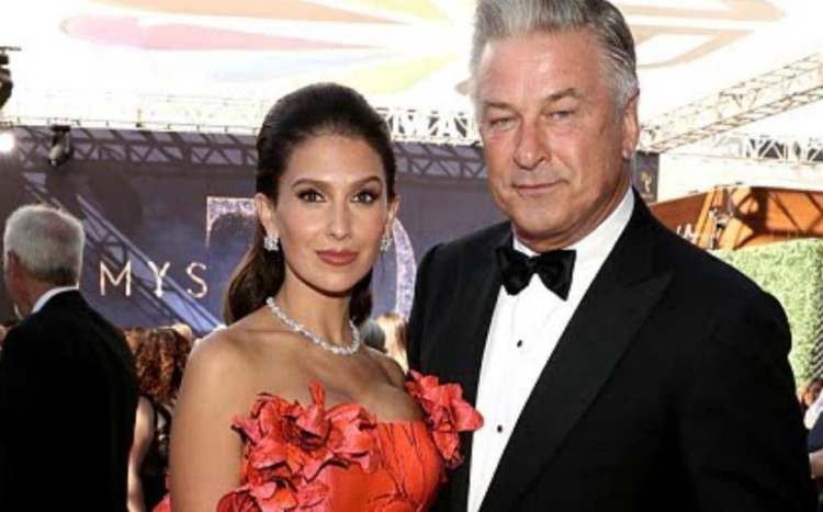 O Alec Baldwin επιβεβαιώνει τον γάμο της Hailey Baldwin