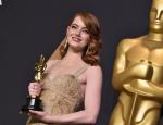 Emma Stone: Έφτασε στην Ελλάδα - Δείτε τις φωτογραφίες