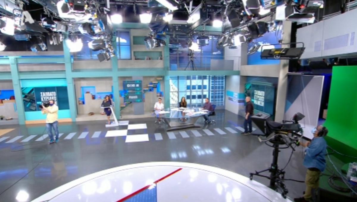 H ιδιαίτερη σημερινή αυλαία του Νίκου Μάνεση