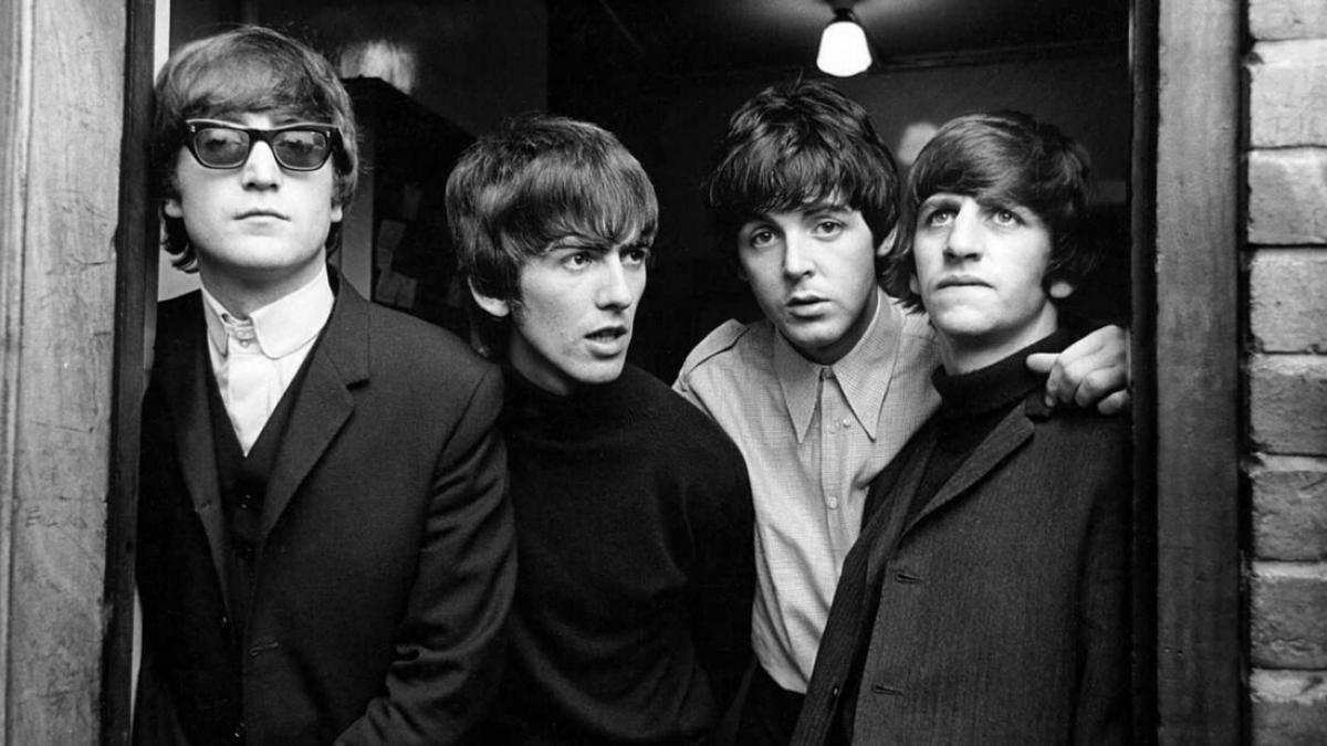 «Please, Please Me»: Το πρώτο άλμπουμ των Beatles που έσπασε όλα τα ρεκόρ