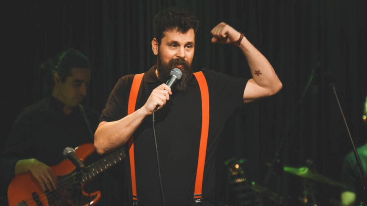 Ο Σπύρος Γραμμένος στην ταράτσα του Gazarte