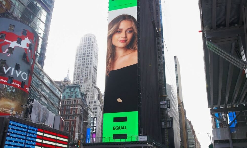 Στεφανία Λυμπερακάκη: Τώρα και σε Billboard στην Times Square!