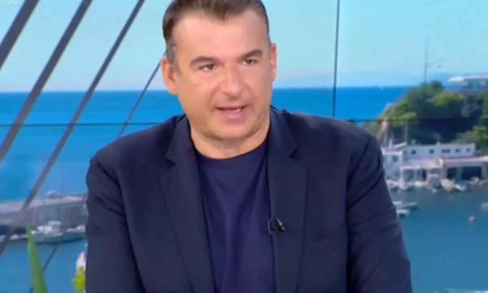 Γιώργος Λιάγκας: «Γιατί μας χ@ζεις ρε Νταλάρα; Εσύ πέφτεις κάποια επίπεδα πιο κάτω»