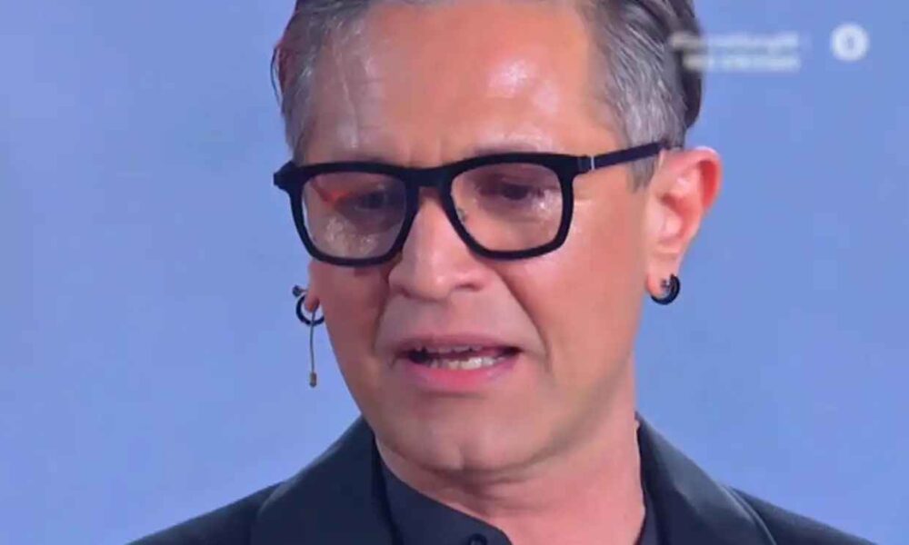 Secret Song: «Λύγισε» ο Αιμίλιος Χειλάκης στη μνήμη του συναδέλφου του
