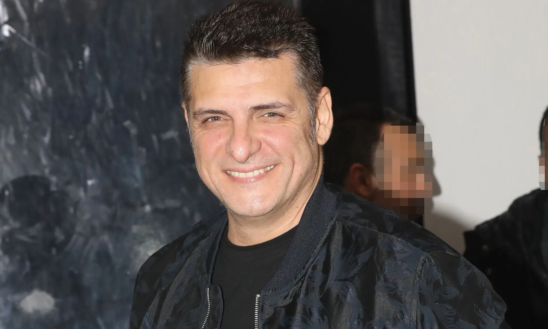 Αντωνιάδης: «Μια χαρά είμαστε με τη γυναίκα μου. Οι “καφενόβιοι” γράψανε διάφορα. Να έρθουν να δουν»
