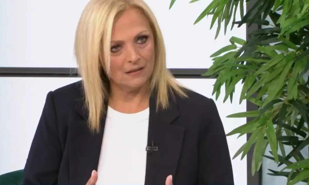 Χριστίνα Λαμπίρη: «Αν γυρνούσα πίσω τον χρόνο θα είχα φύγει πιο νωρίς από την τηλεόραση»