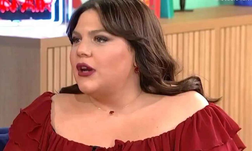 Δανάη Μπάρκα: «Στο πληκτρολόγιο έχω δει πολλά, από κοντά δεν έχω δει τίποτα»