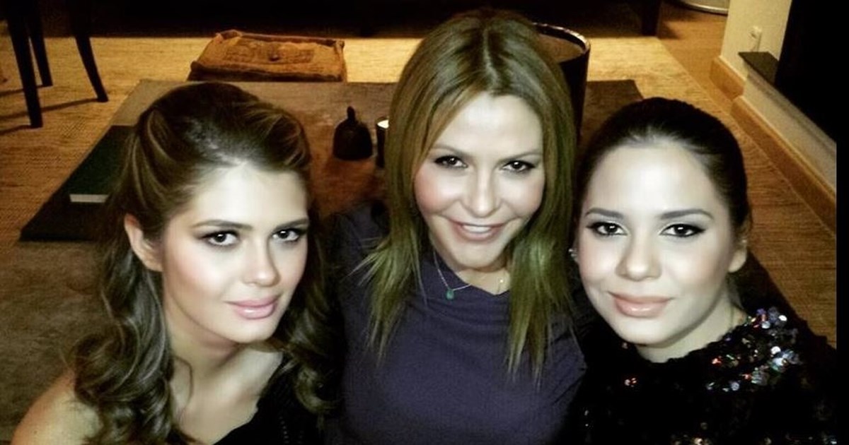 H Αλεξάνδρα Κωστοπούλου μας δείχνει την μπλε κουζίνα του σπιτιού της