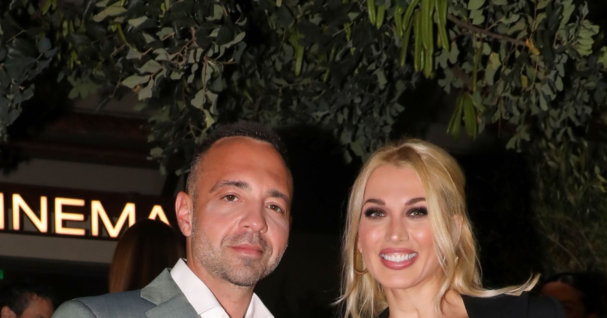 Η Κωνσταντίνα Σπυροπούλου συνοδεύει τον γιο της, Βλάσση στον παιδικό σταθμό