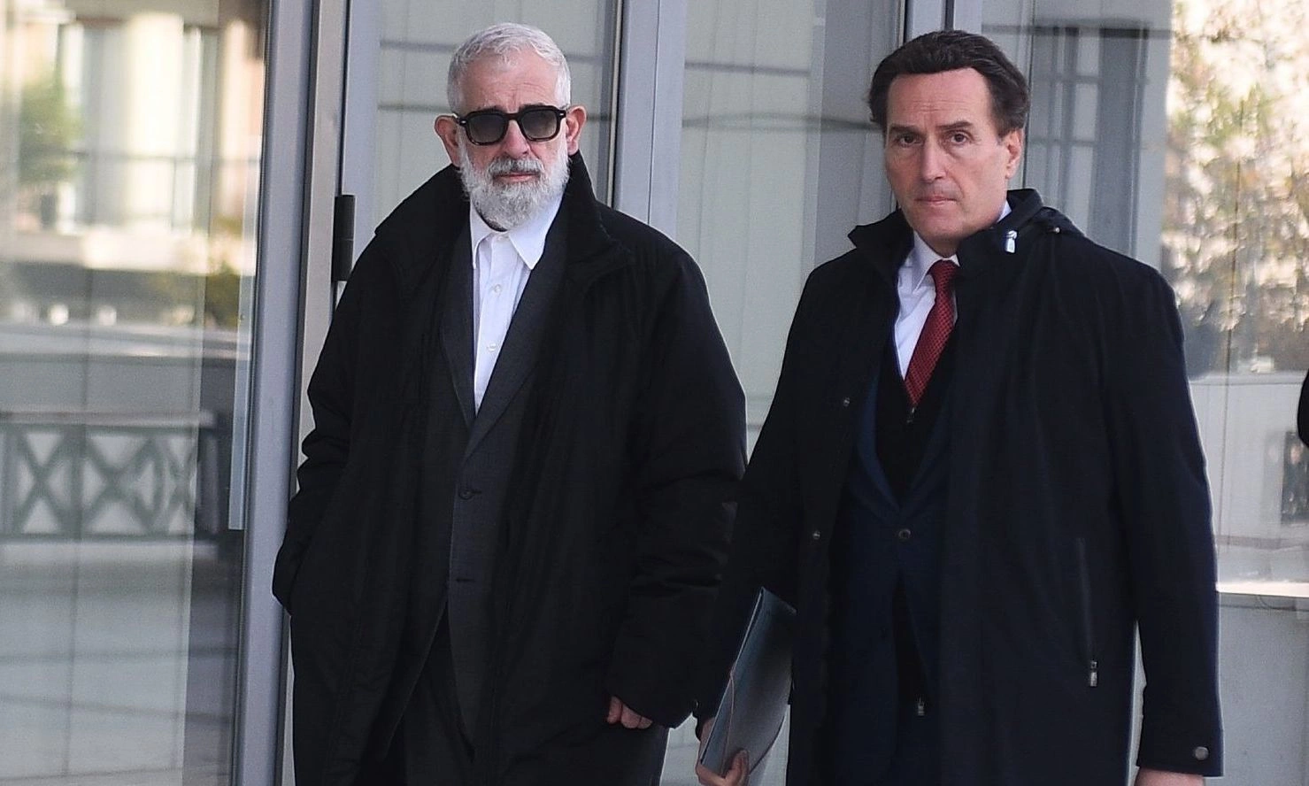 Δίκη Φιλιππίδη: «Είχε σχέσεις με κοπέλες εν γνώσει της συζύγου του»