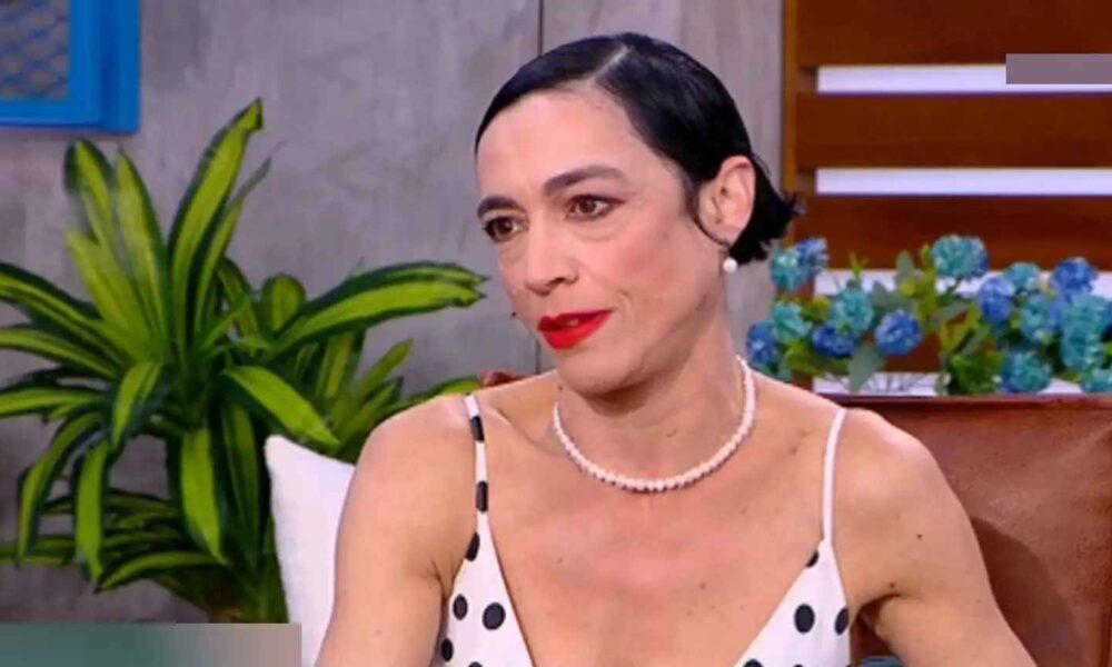 Έλενα Τοπαλίδου: «Εμένα ο καθρέφτης μου με δείχνει όμορφη»