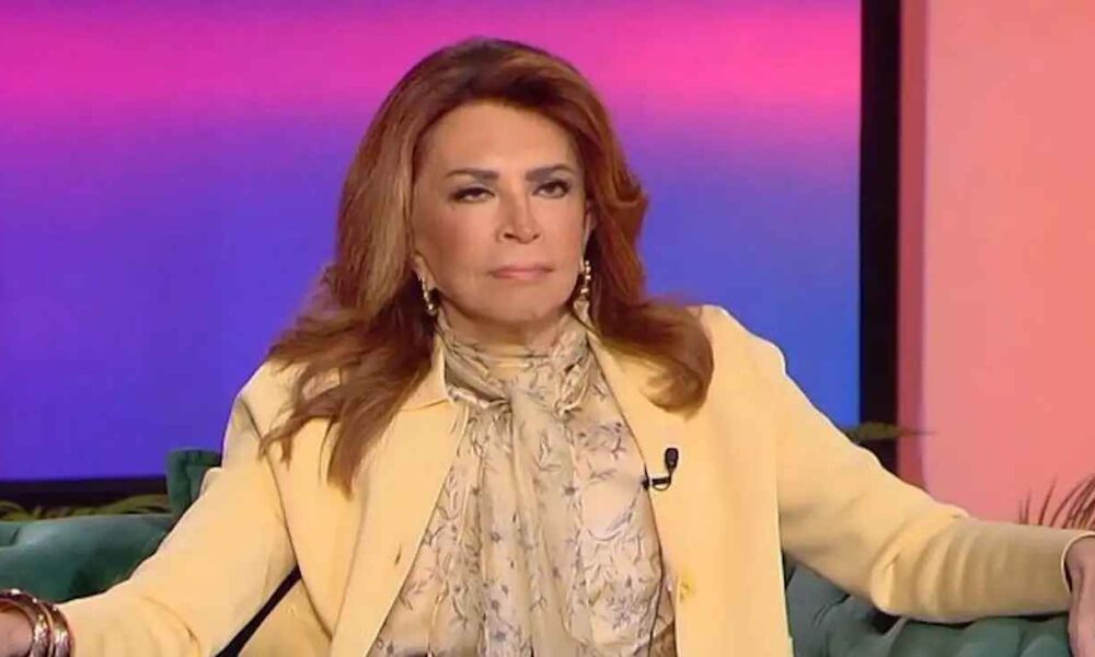 Μιμή Ντενίση: «Με ερωτεύτηκαν πολλοί πλούσιοι αλλά δεν βρήκα κάποιον ενδιαφέρων»