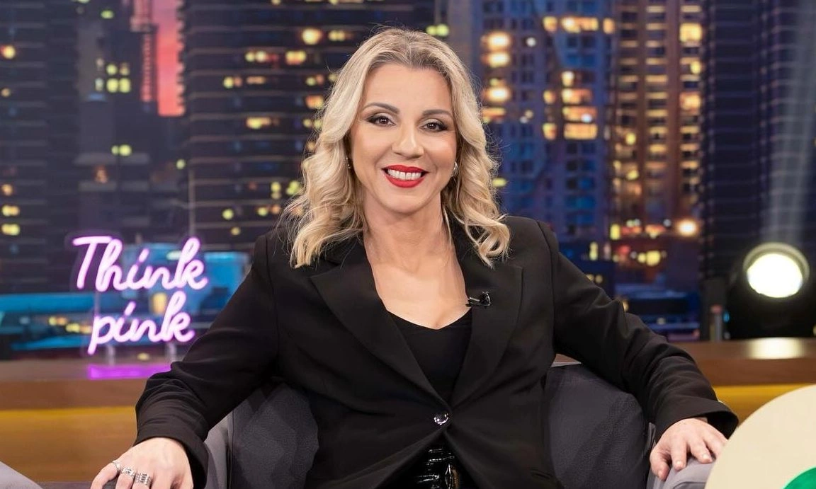 Ματίνα Νικολάου: Με πατερίτσες στο σπίτι μετά το εξιτήριο 