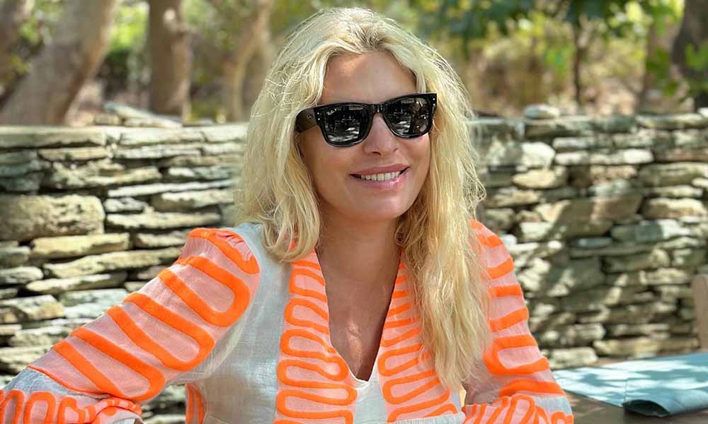 Ελένη Μενεγάκη: Ποζάρει με το μπικίνι της χωρίς ίχνος μακιγιάζ