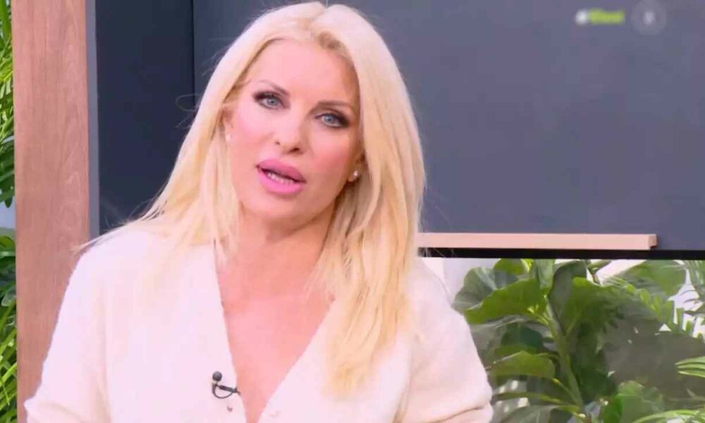 Ελένη Μενεγάκη: Το άγνωστο… ατύχημα με το eyeliner